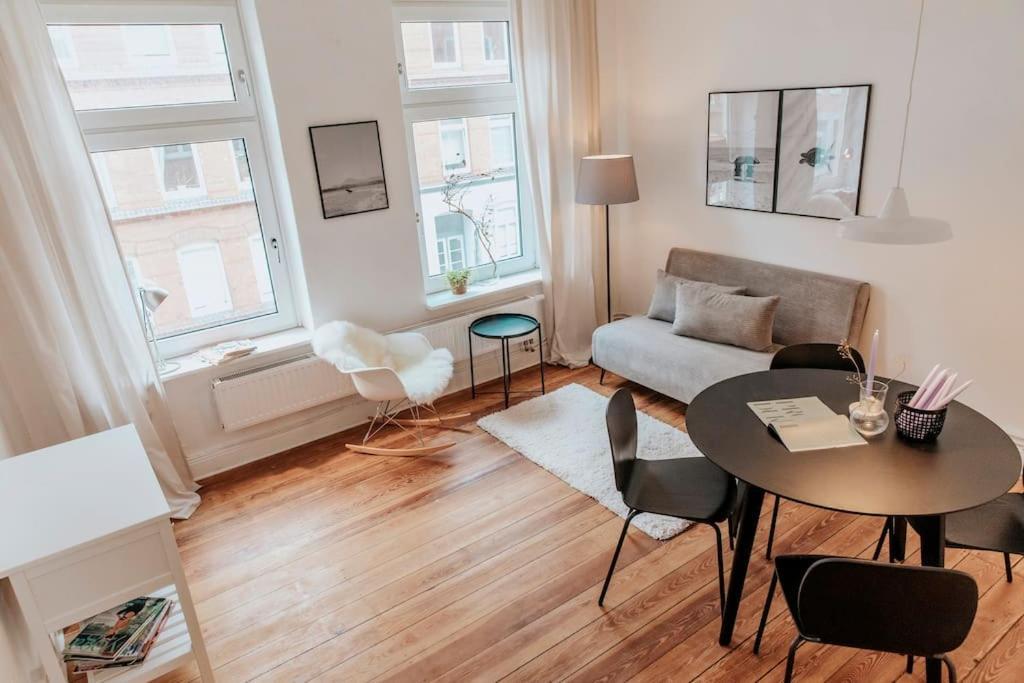 Altbautraum! 2 Zimmer Mit 24H Check-In Киль Экстерьер фото