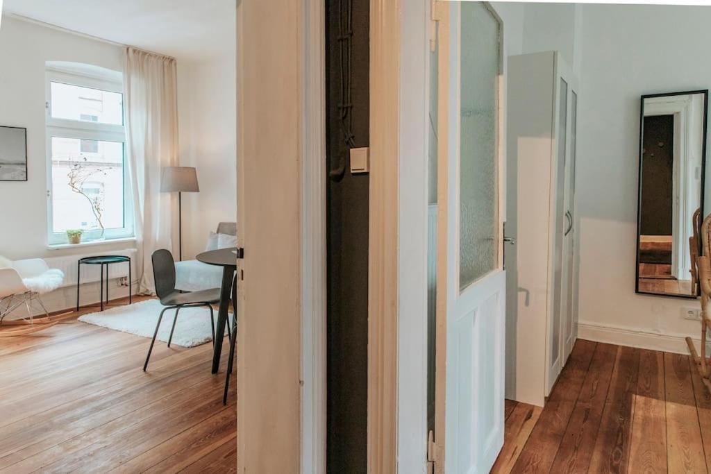 Altbautraum! 2 Zimmer Mit 24H Check-In Киль Экстерьер фото